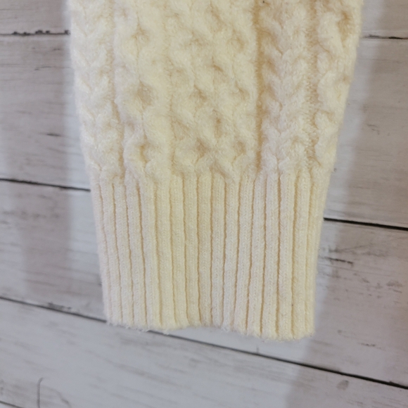 Free Assembly Men's Cream Cable Knit Fisherman Style Sweater Size Small - Picture 6 of 14